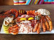икра кеты, горбуши, нерки, кижуча, форели, щуки, палтуса и морского ежа