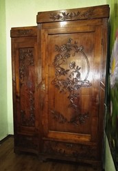 Антиквариат. Шкаф плательный 2 створчатый,  резьба