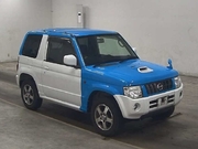 Внедорожник Nissan Kix кузов H59A модификация RX 4wd гв 2011