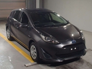 	 Хэтчбек гибрид Toyota Aqua кузов NHP10 2-й рестайлинг S гв 2018