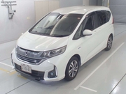 Минивэн гибрид 6 мест Honda Freed Hybrid кузов GB7 модификация EX 2018