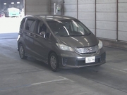 Минивэн гибрид 7 мест Honda Freed Hybrid кузов GP3 Base Grade гв 2013